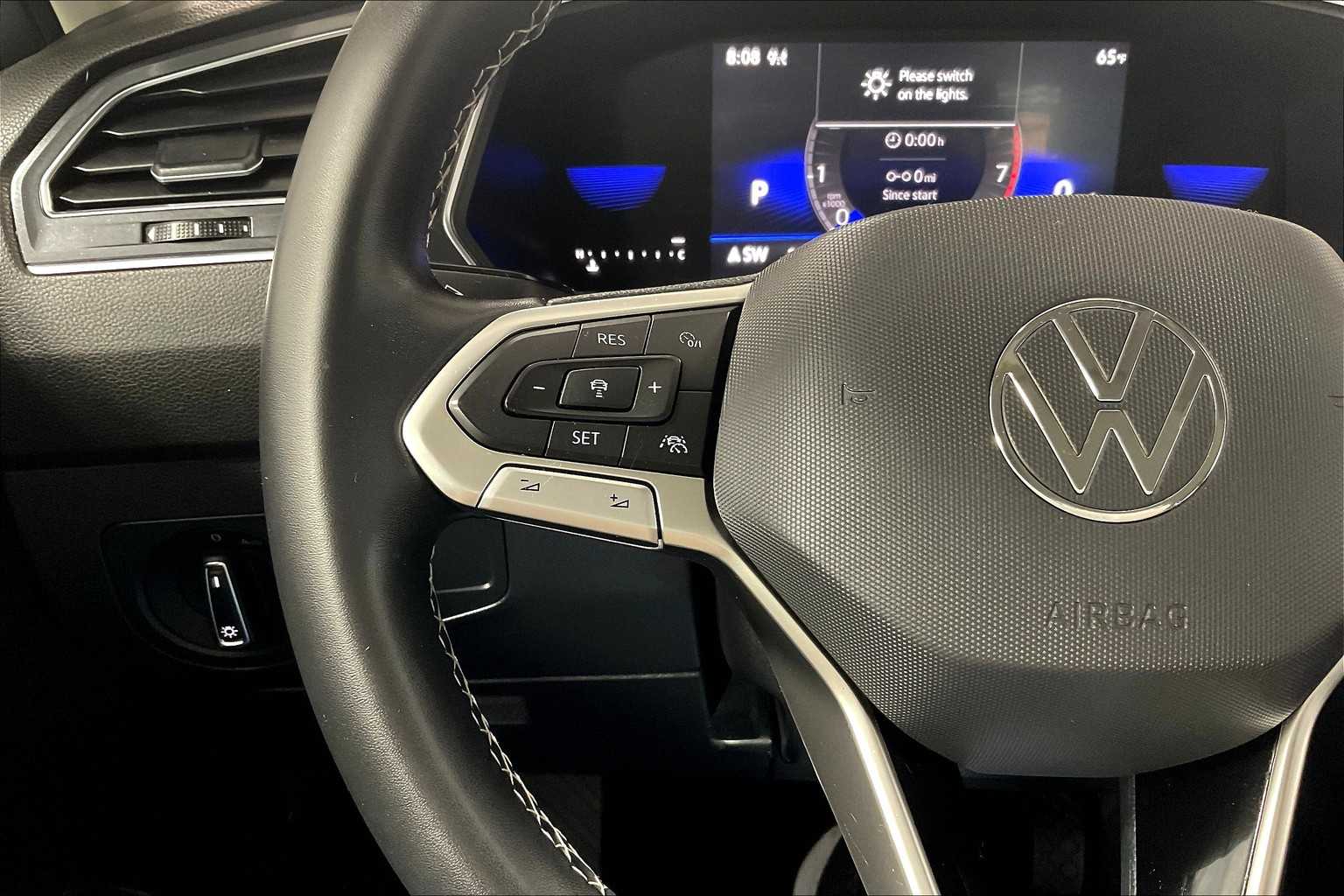 2022 Volkswagen Tiguan SE - Photo 23