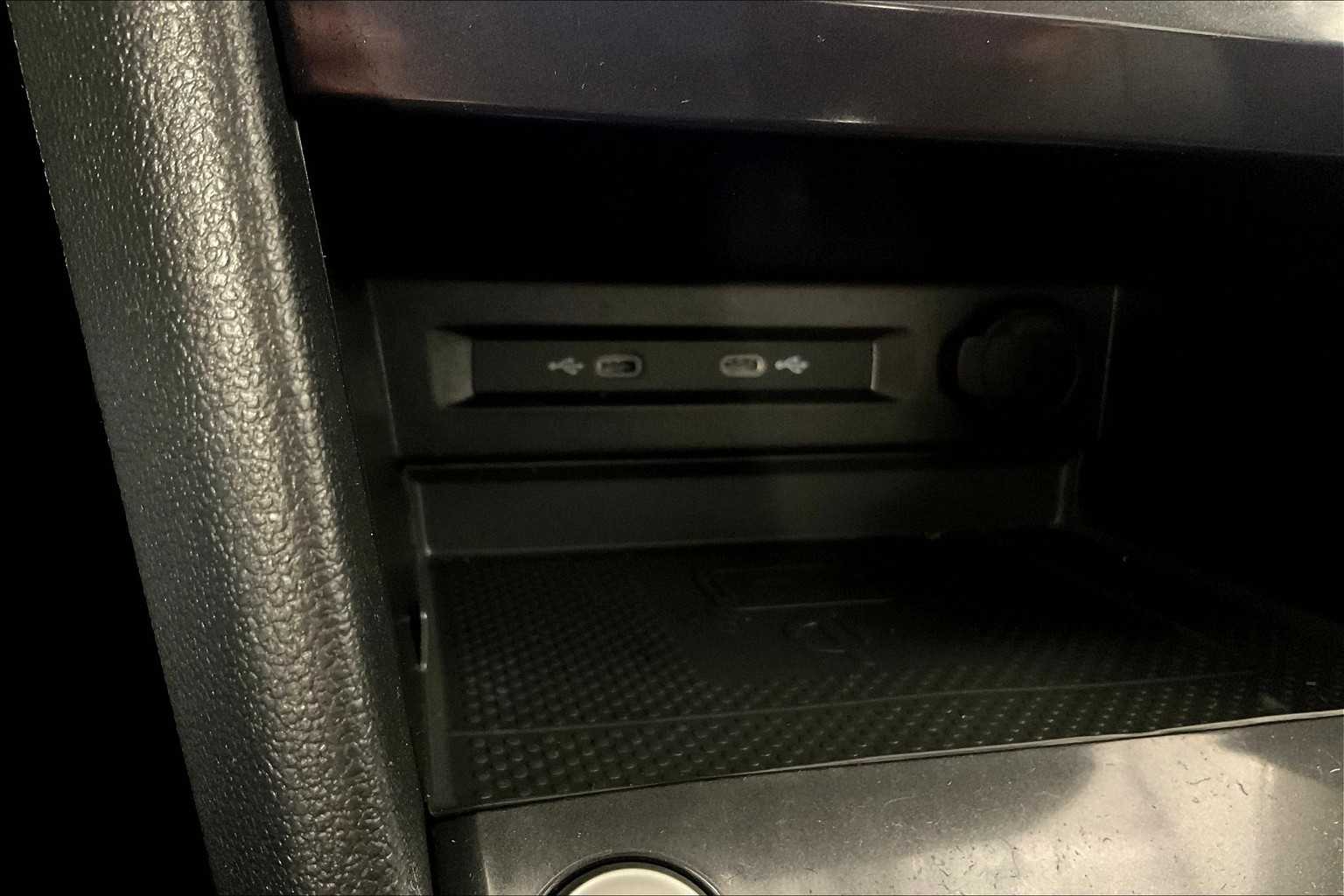 2022 Volkswagen Tiguan SE - Photo 27
