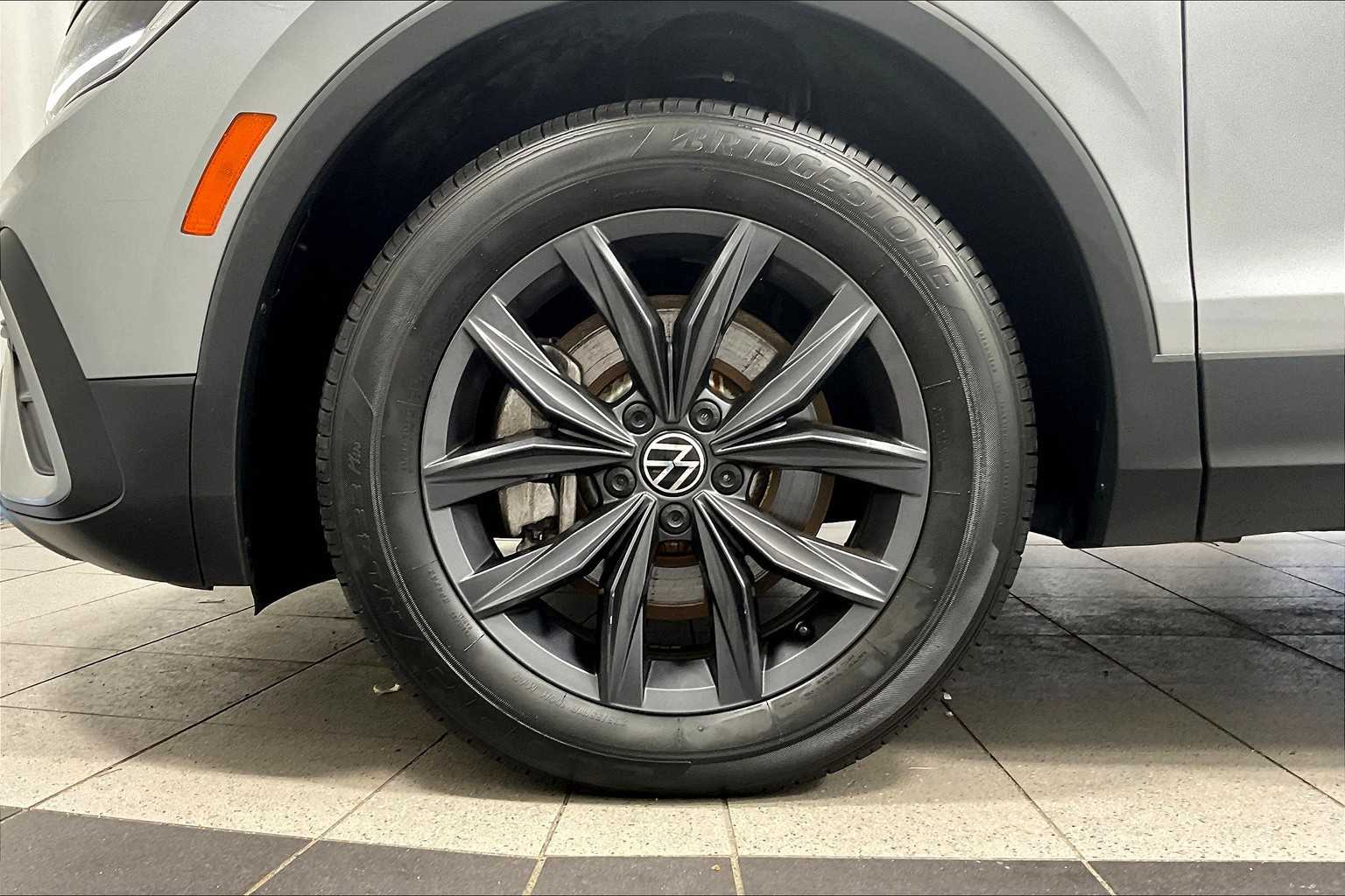 2022 Volkswagen Tiguan SE - Photo 7