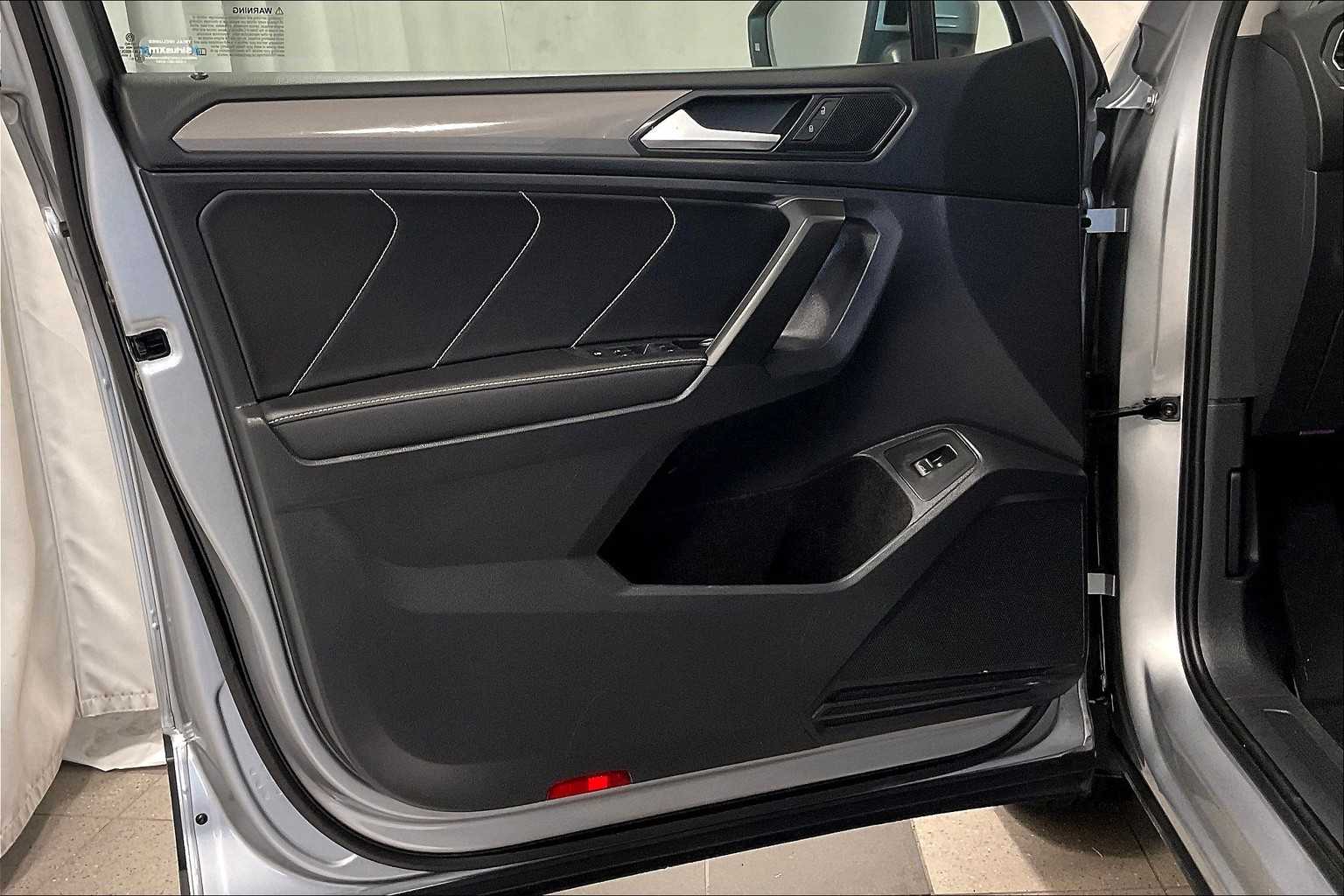 2022 Volkswagen Tiguan SE - Photo 9