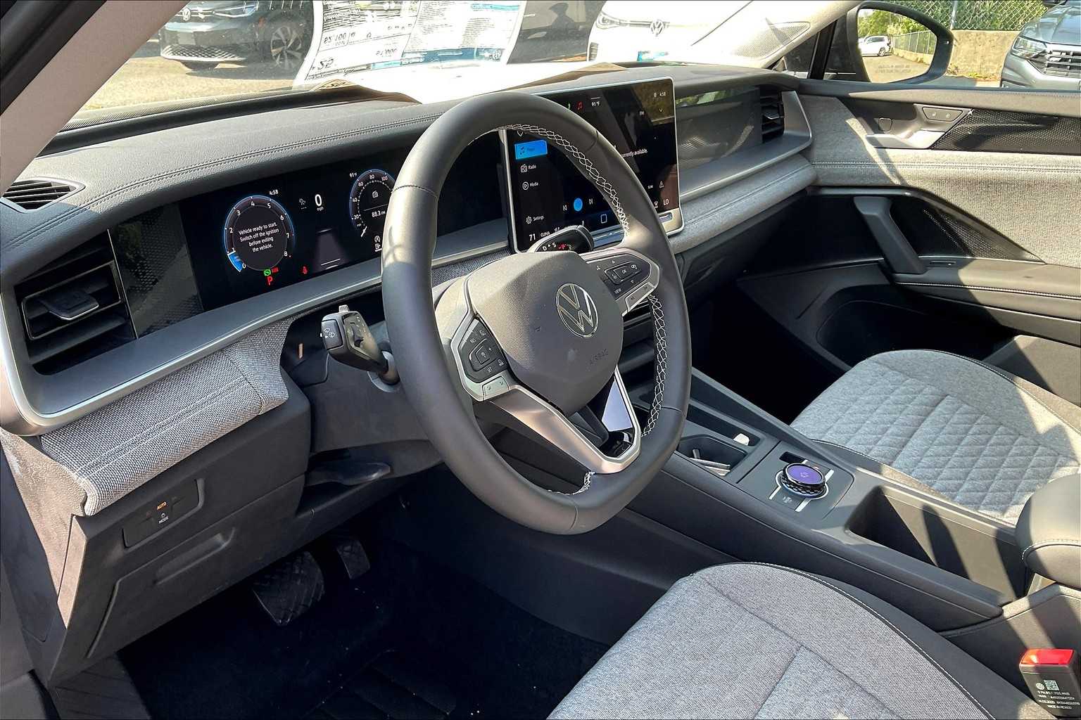 2025 Volkswagen Tiguan S - Photo 9