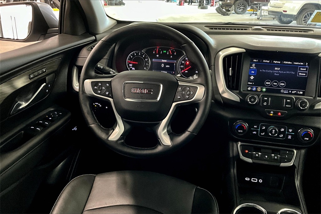 2024 GMC Terrain SLT - Photo 17