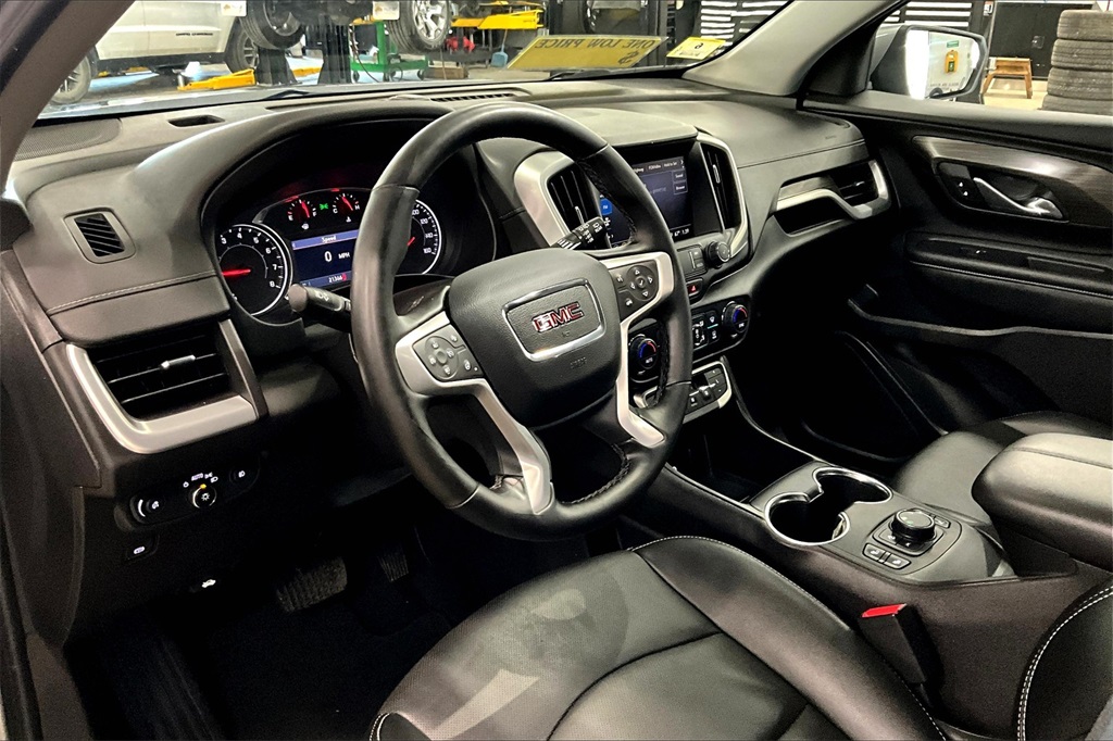 2024 GMC Terrain SLT - Photo 8