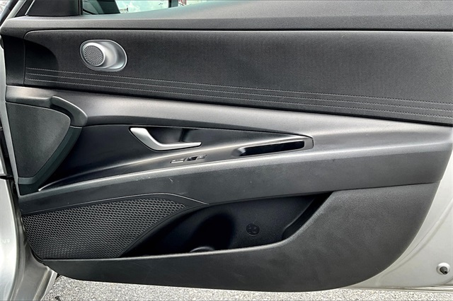 2022 Hyundai Elantra SEL - Photo 12