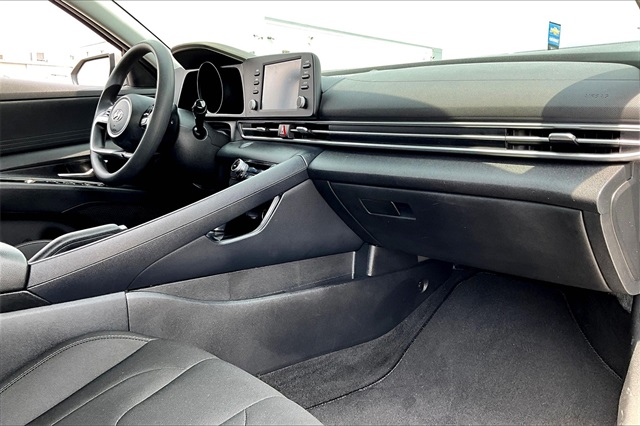 2022 Hyundai Elantra SEL - Photo 13
