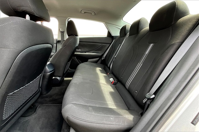 2022 Hyundai Elantra SEL - Photo 14