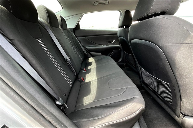 2022 Hyundai Elantra SEL - Photo 15
