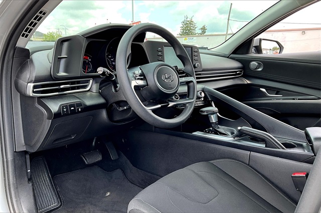 2022 Hyundai Elantra SEL - Photo 8