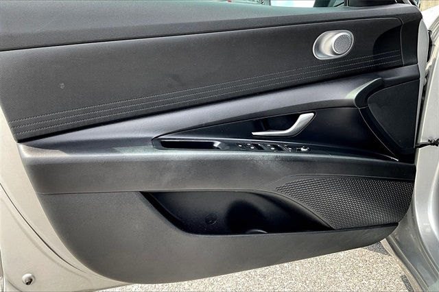 2022 Hyundai Elantra SEL - Photo 9