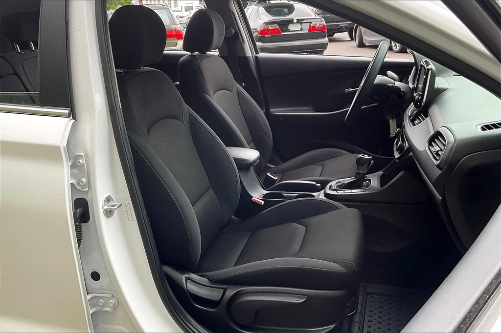 2018 Hyundai Elantra GT Base - Photo 11