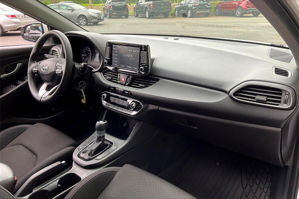 2018 Hyundai Elantra GT Base - Photo 13