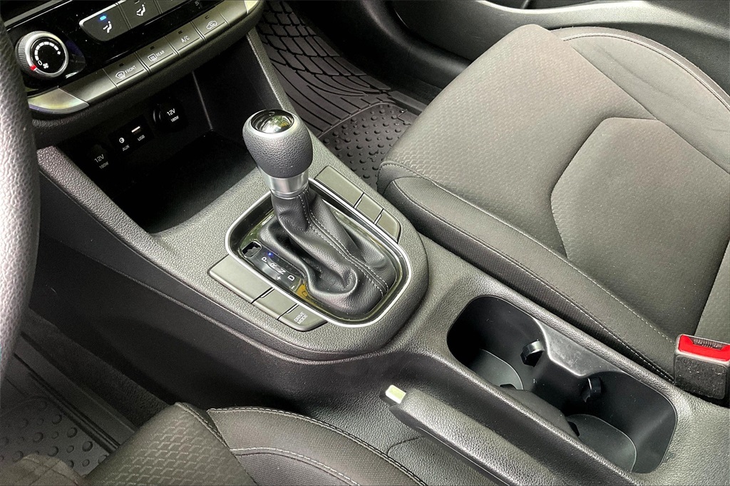 2018 Hyundai Elantra GT Base - Photo 19