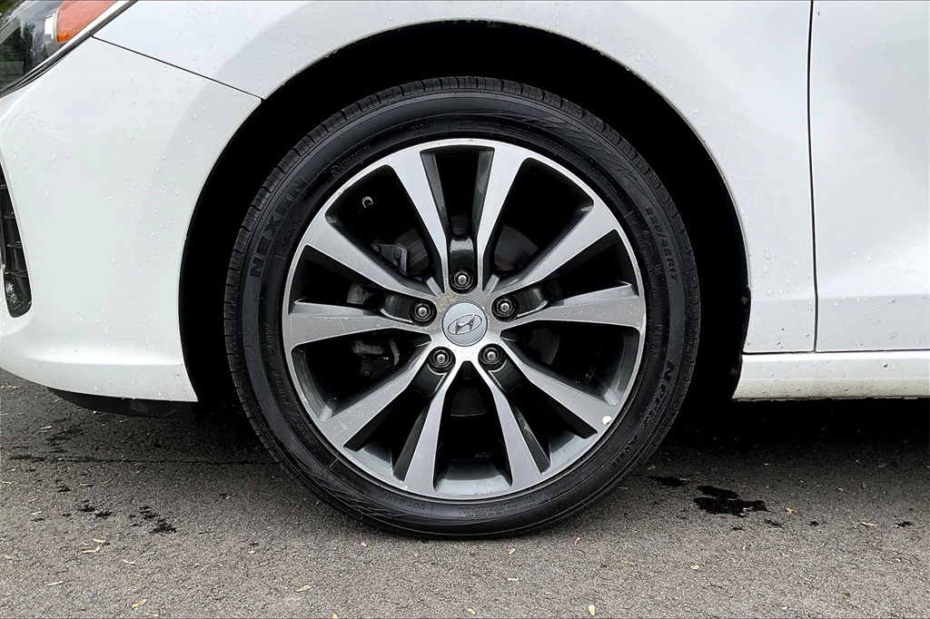 2018 Hyundai Elantra GT Base - Photo 21