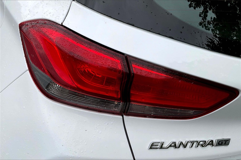 2018 Hyundai Elantra GT Base - Photo 30