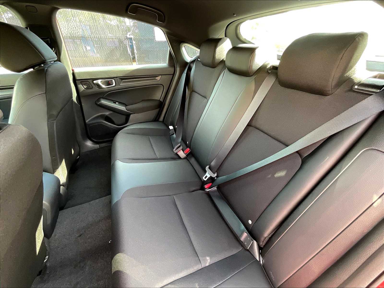 2026 Honda Civic Hatchback Sport - Photo 15