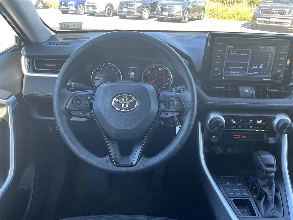 2022 Toyota RAV4 LE - Photo 17