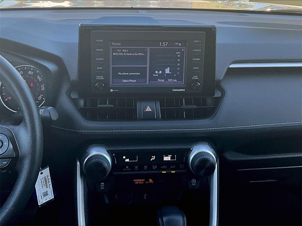 2022 Toyota RAV4 LE - Photo 18