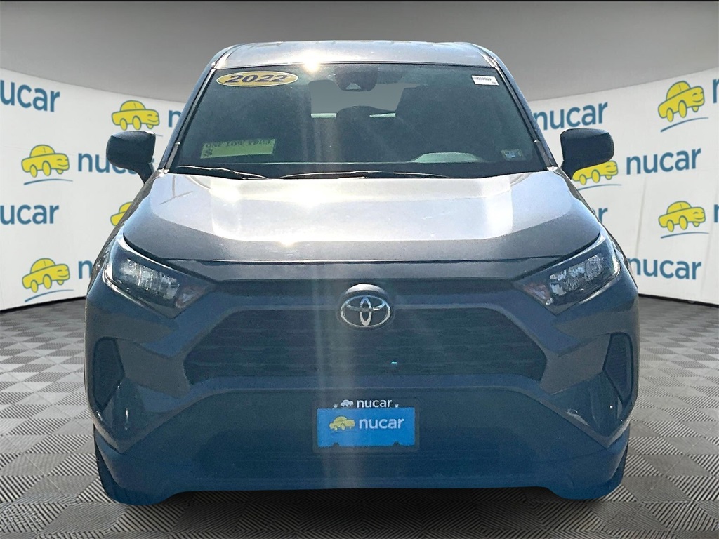2022 Toyota RAV4 LE - Photo 2