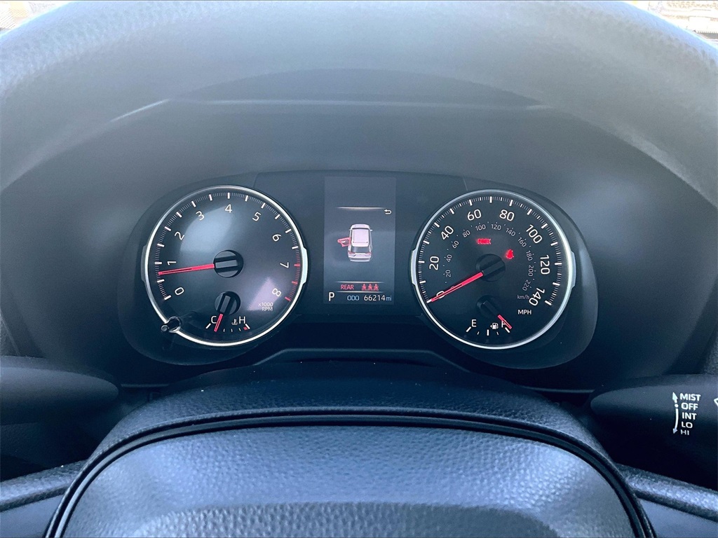 2022 Toyota RAV4 LE - Photo 25