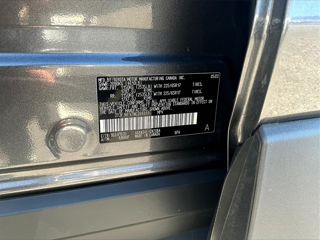 2022 Toyota RAV4 LE - Photo 34