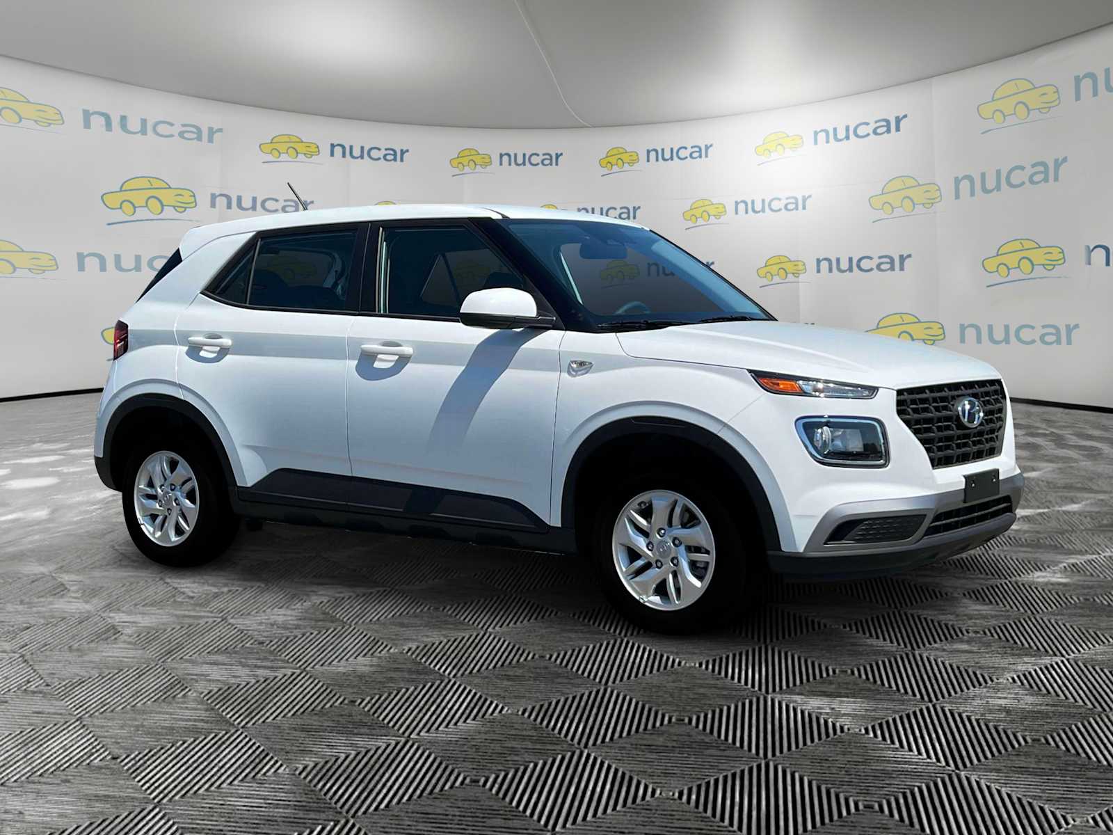 2025 Hyundai Venue SE - Photo 1