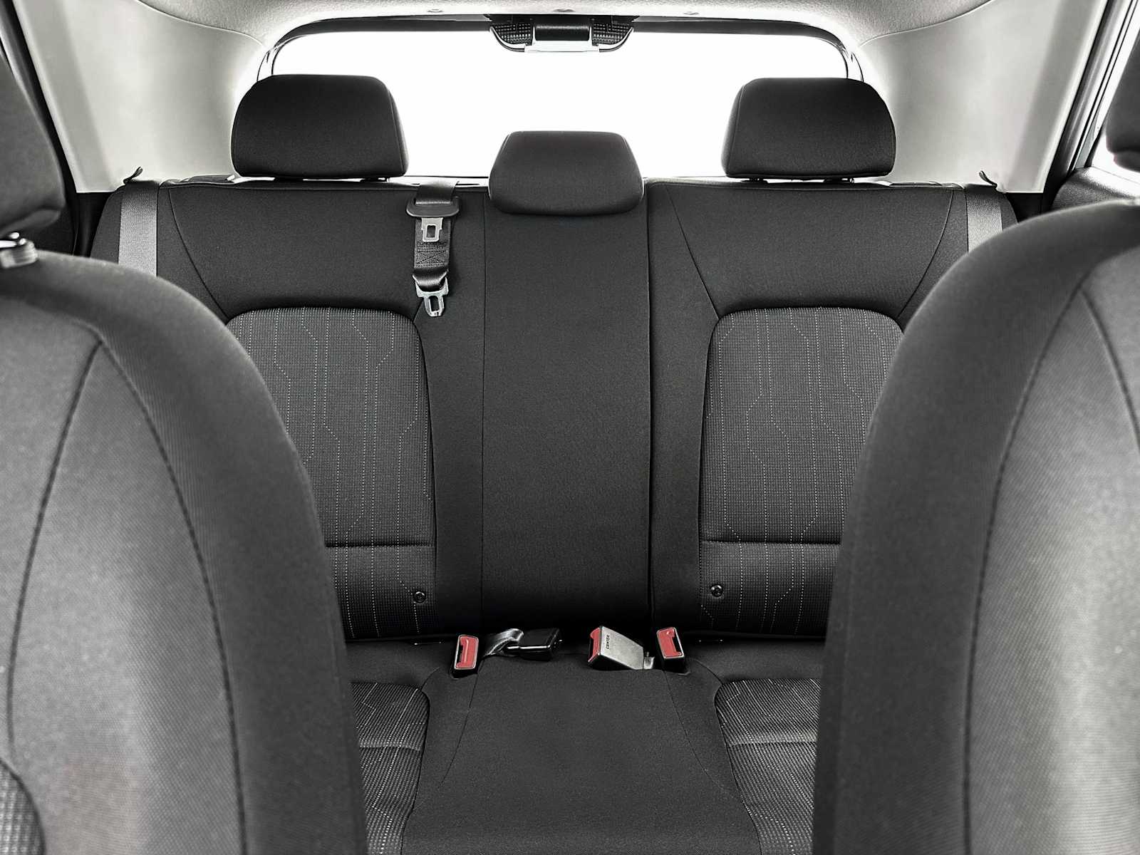 2025 Hyundai Venue SE - Photo 16