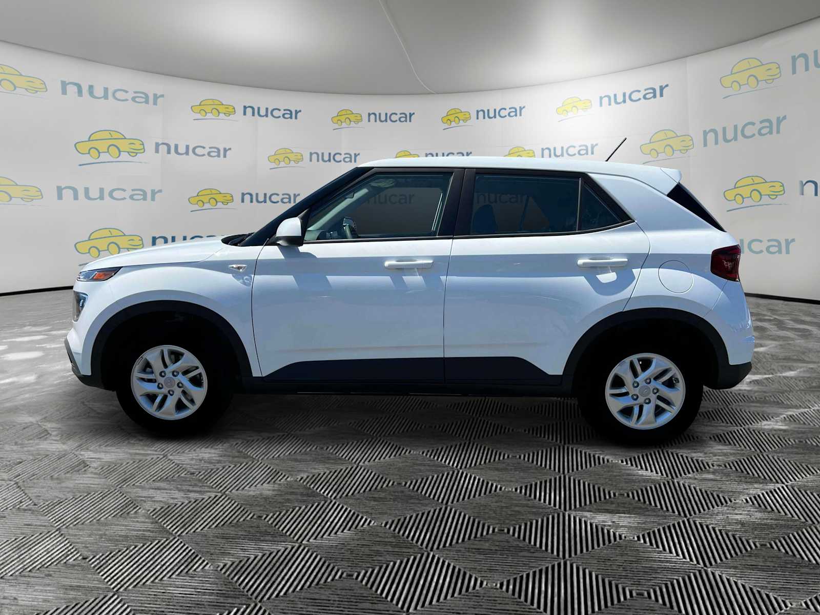 2025 Hyundai Venue SE - Photo 4