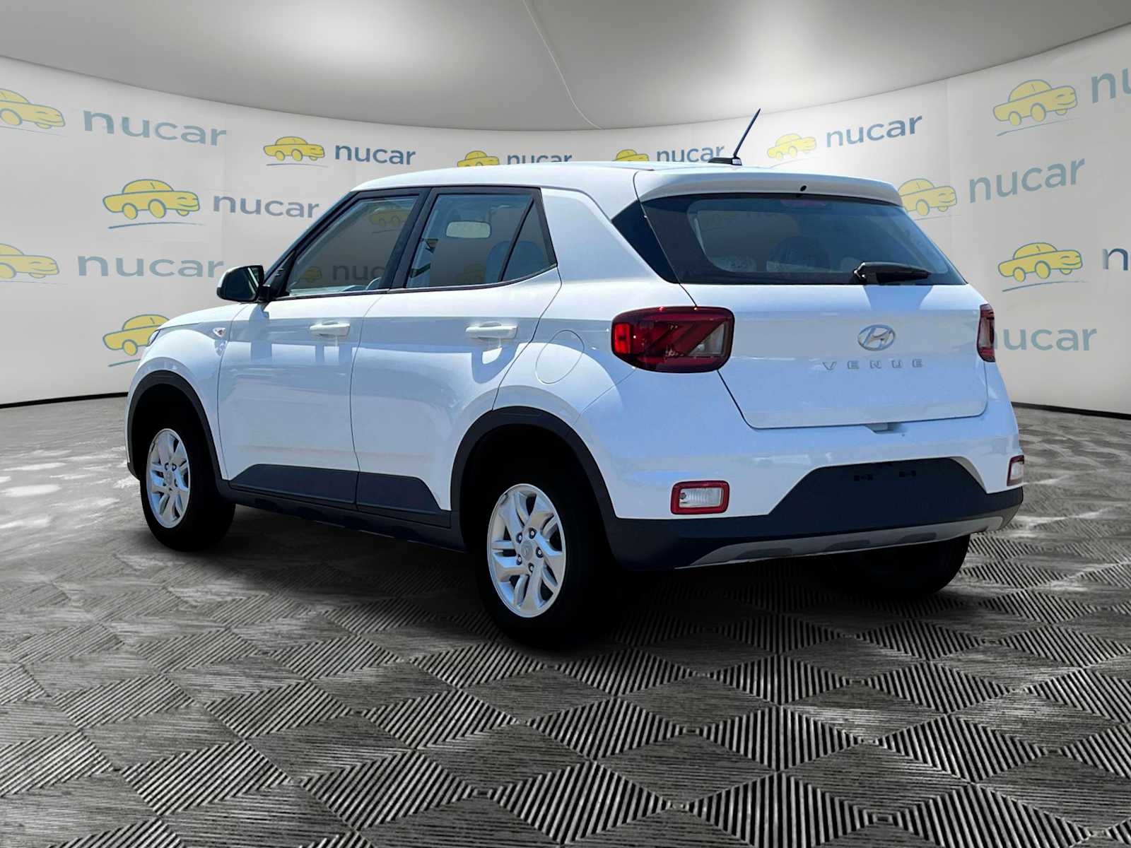 2025 Hyundai Venue SE - Photo 6