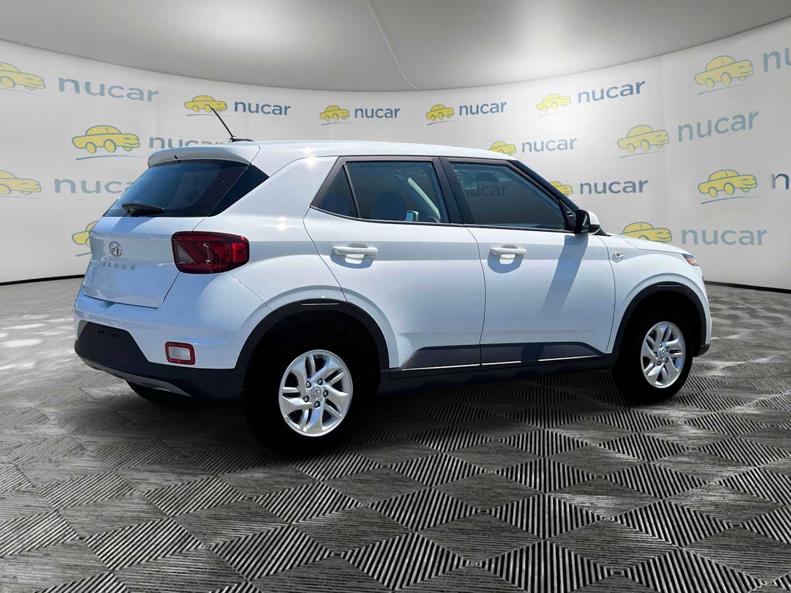 2025 Hyundai Venue SE - Photo 9