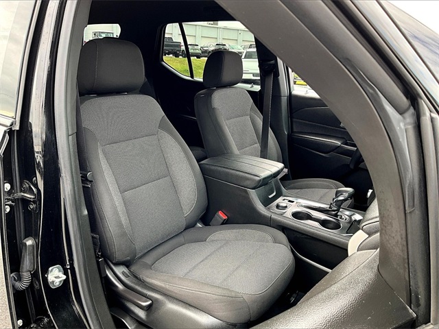 2023 Chevrolet Traverse LT - Photo 11