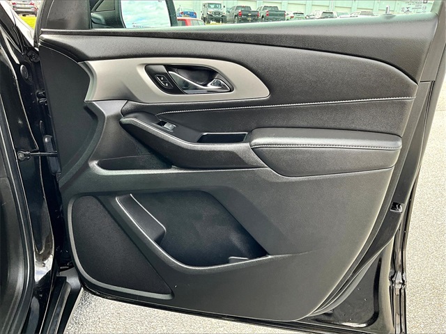 2023 Chevrolet Traverse LT - Photo 12