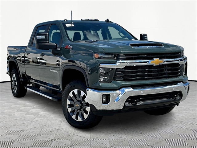 2024 Chevrolet Silverado 2500HD LT photo 2