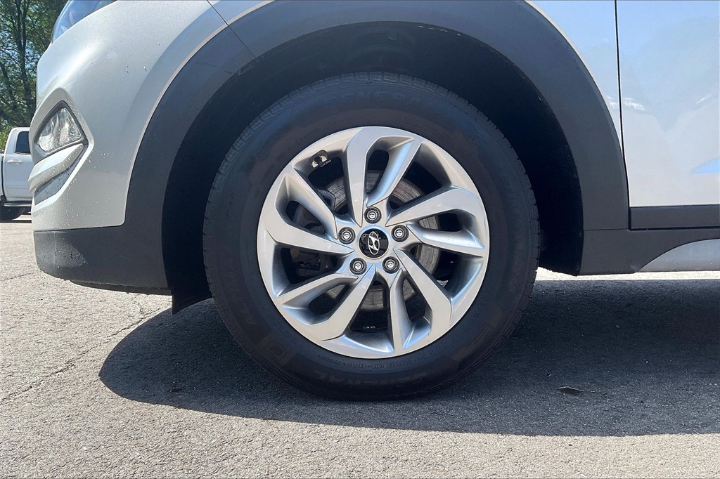 2017 Hyundai Tucson SE Plus - Photo 22