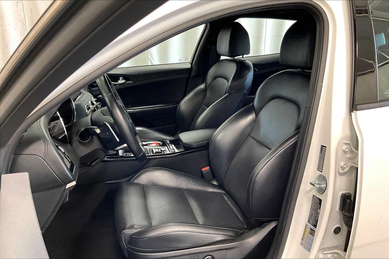 2022 Kia Stinger GT-Line - Photo 10