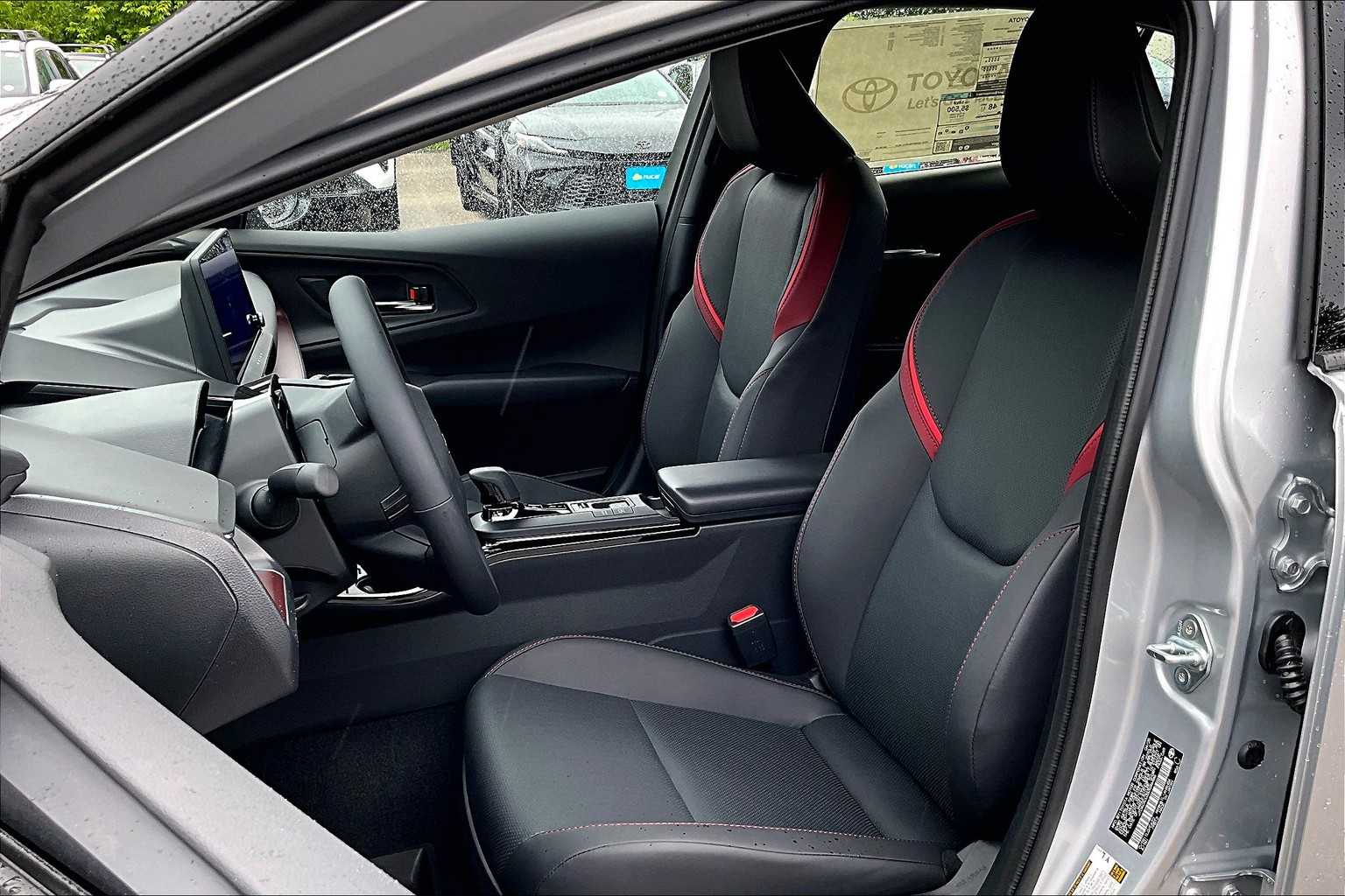 2025 Toyota Prius Plug-In Hybrid XSE Premium - Photo 11