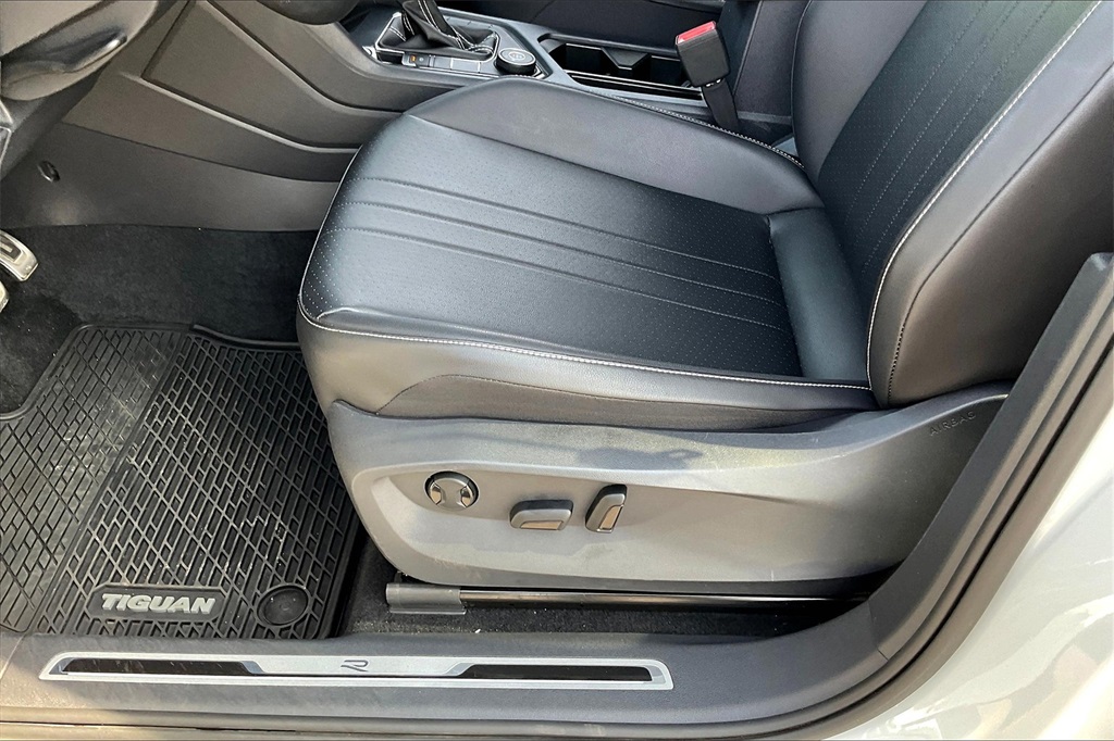 2022 Volkswagen Tiguan 2.0T SE R-Line Black - Photo 34