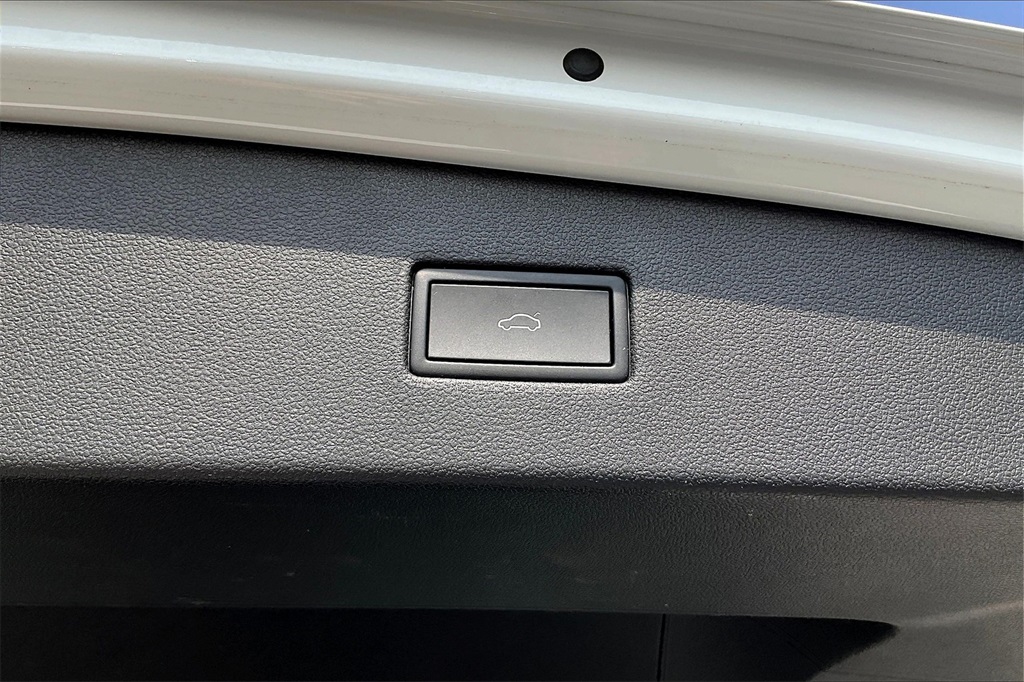 2022 Volkswagen Tiguan 2.0T SE R-Line Black - Photo 36