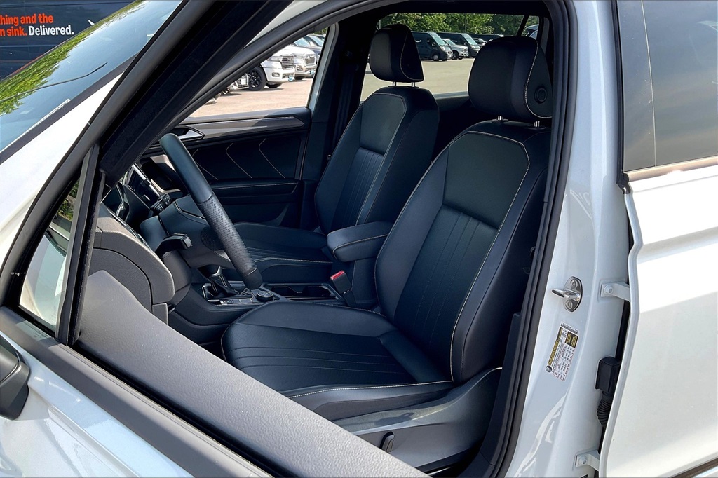 2022 Volkswagen Tiguan 2.0T SE R-Line Black - Photo 9