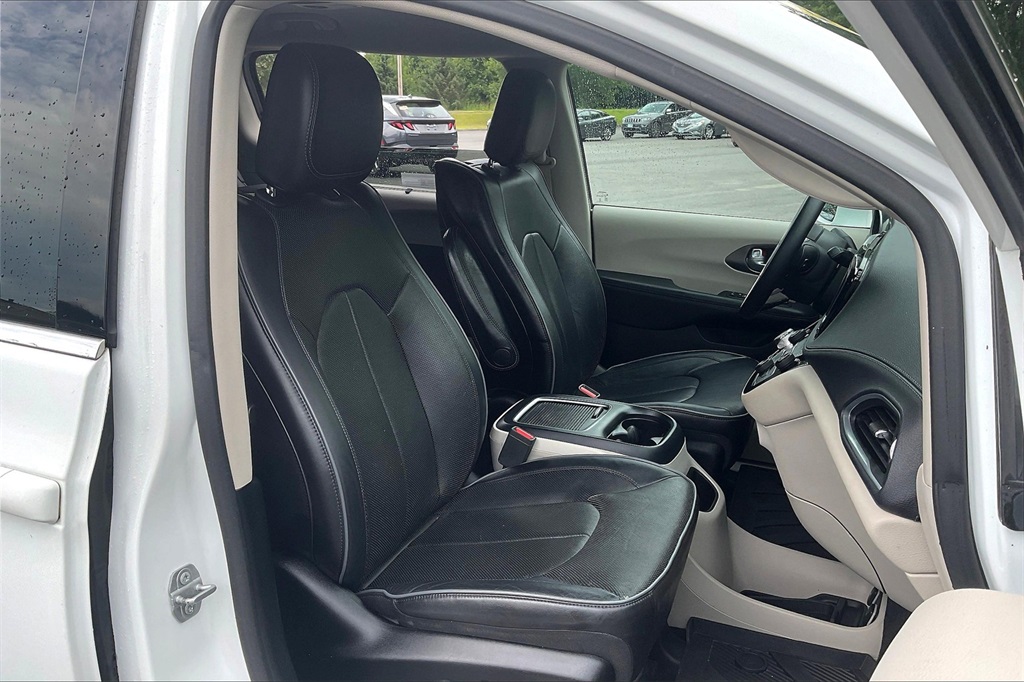 2018 Chrysler Pacifica Limited - Photo 11