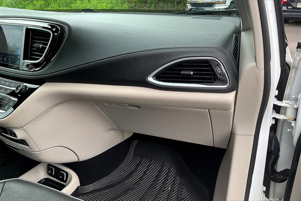2018 Chrysler Pacifica Limited - Photo 13