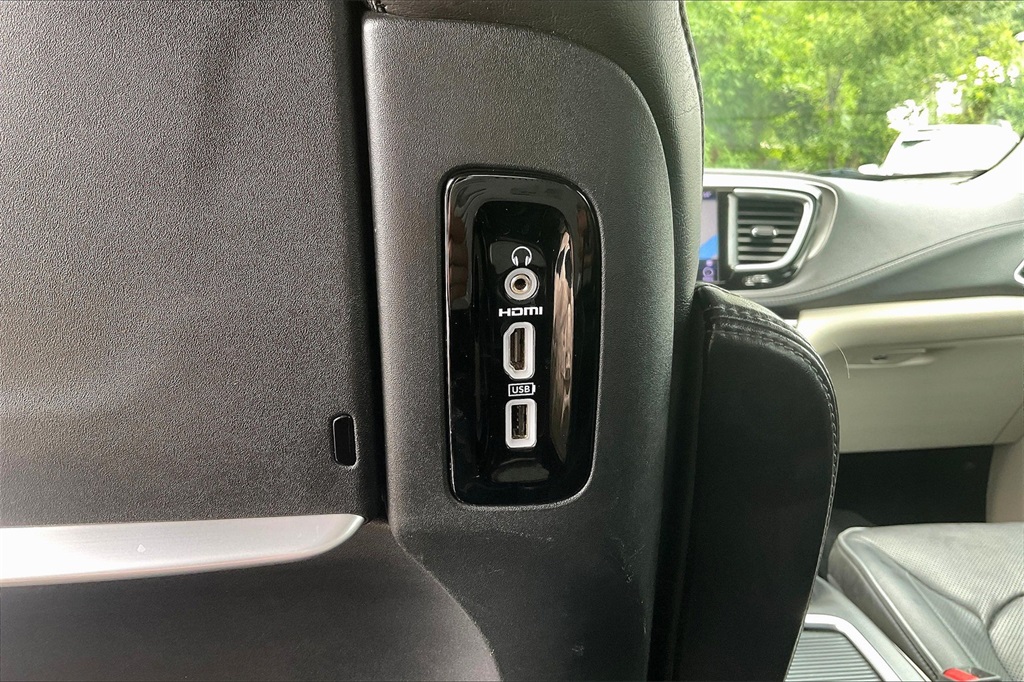2018 Chrysler Pacifica Limited - Photo 28
