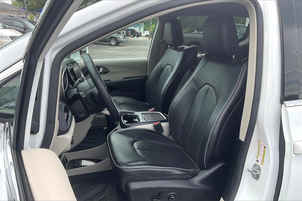 2018 Chrysler Pacifica Limited - Photo 10