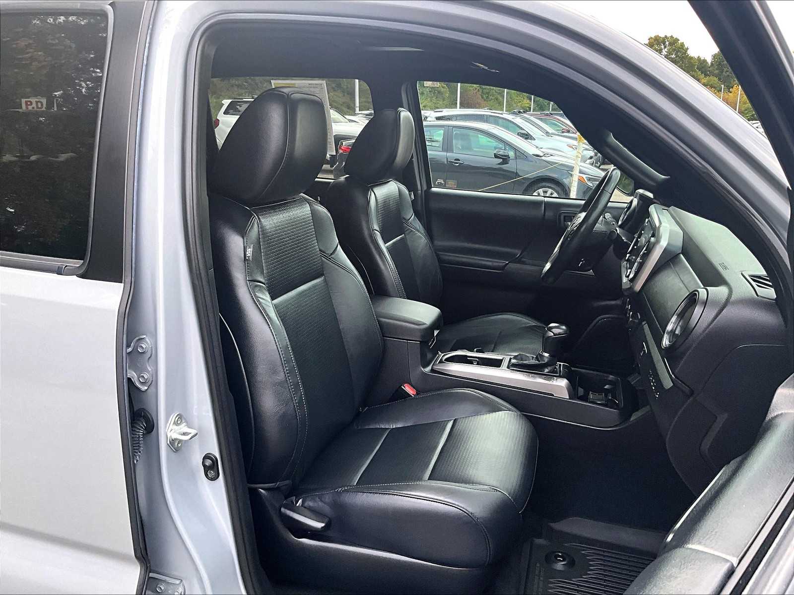 2021 Toyota Tacoma Limited - Photo 11