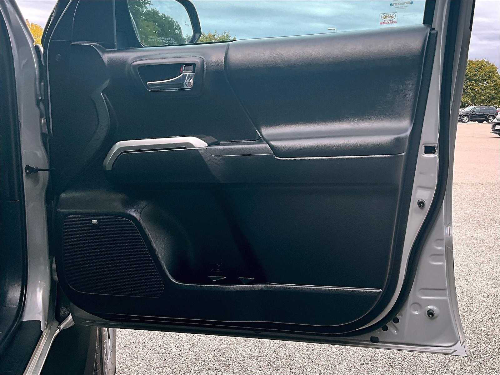 2021 Toyota Tacoma Limited - Photo 12