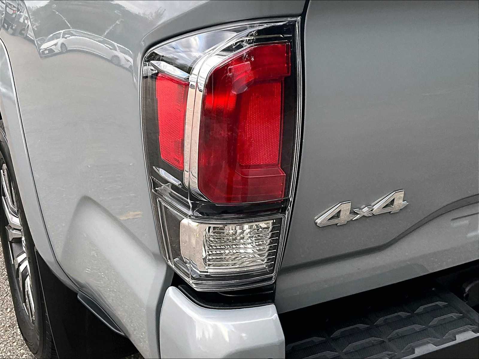 2021 Toyota Tacoma Limited - Photo 34