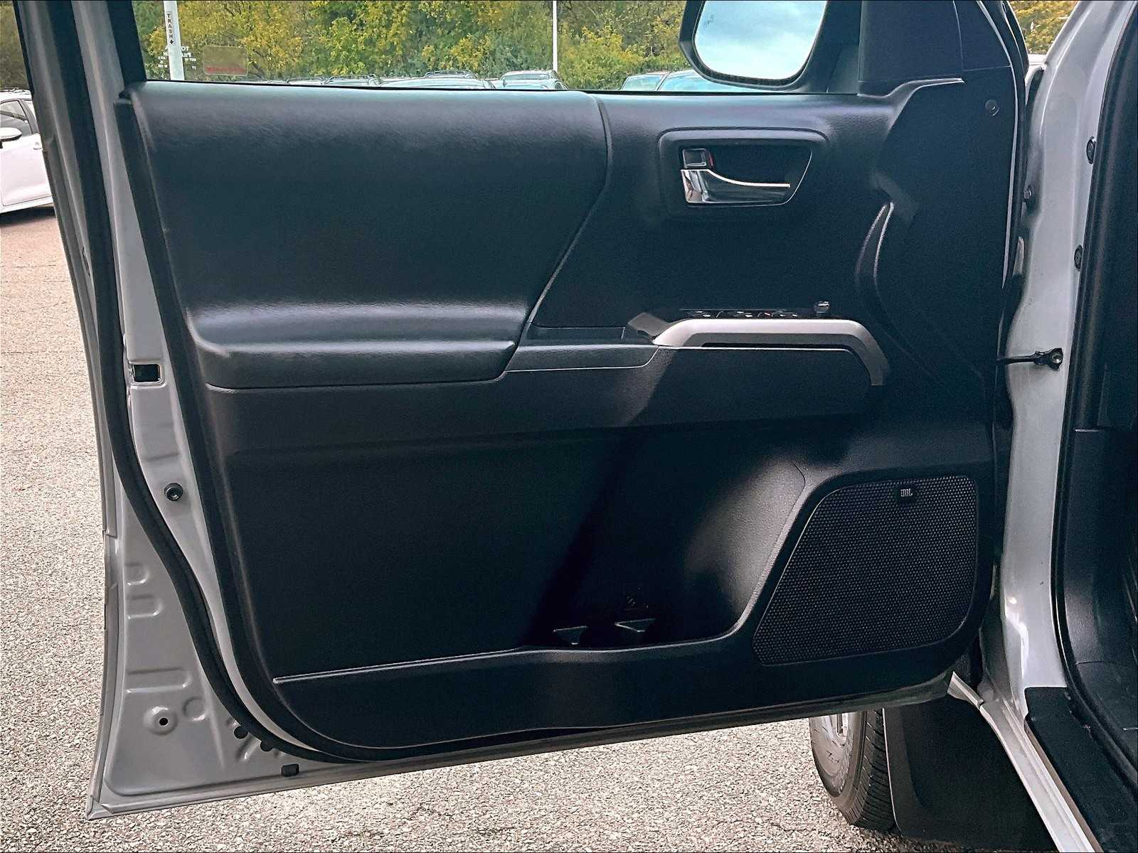 2021 Toyota Tacoma Limited - Photo 9