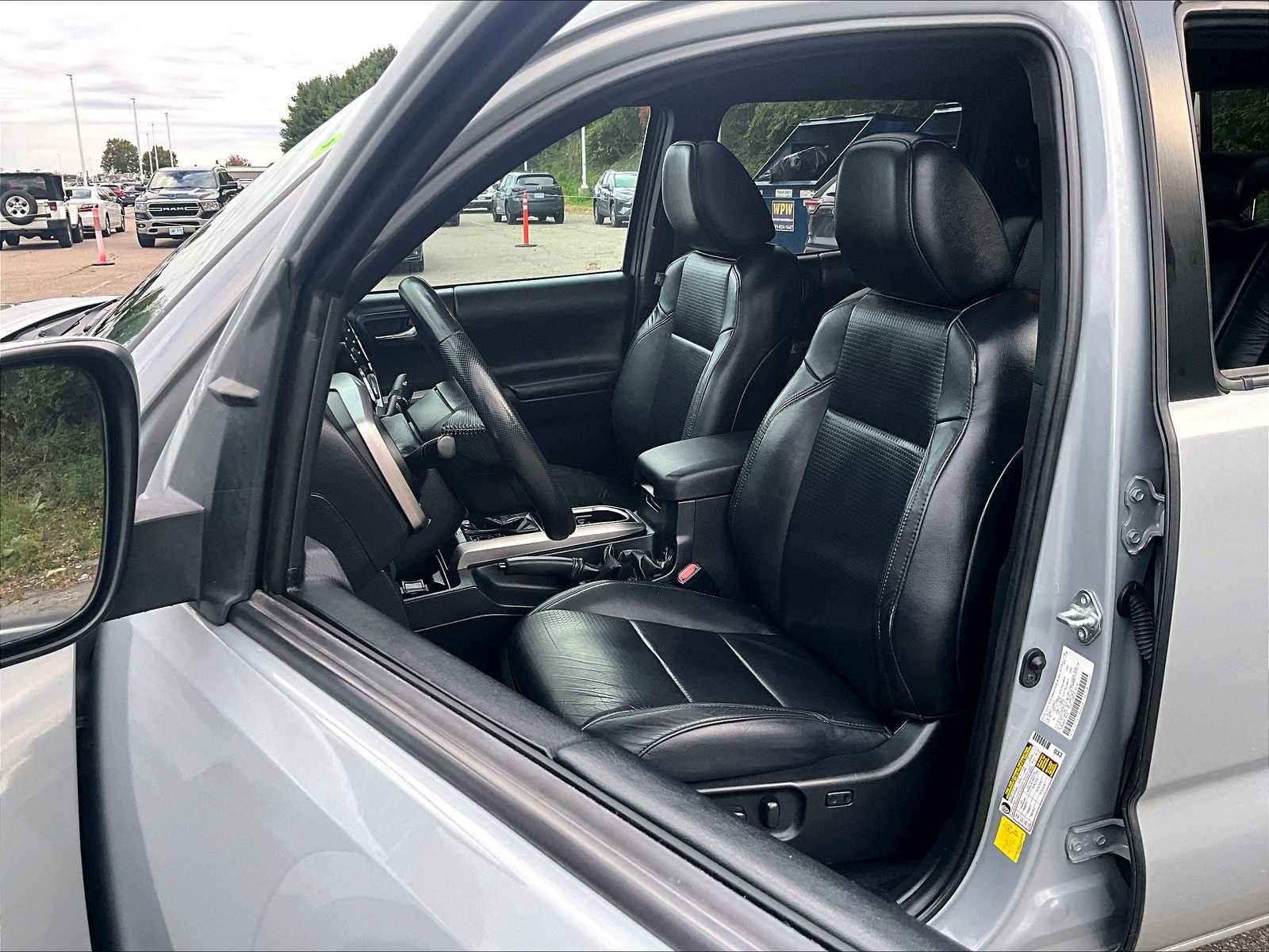 2021 Toyota Tacoma Limited - Photo 10