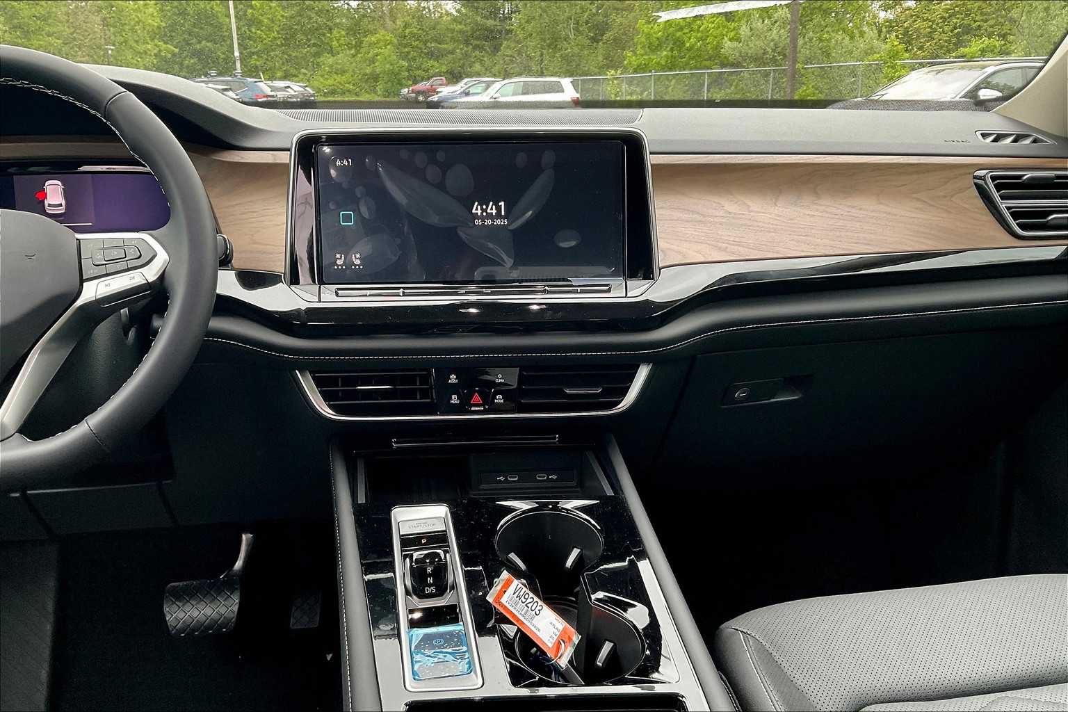 2025 Volkswagen Atlas 2.0T SE w/Technology - Photo 13