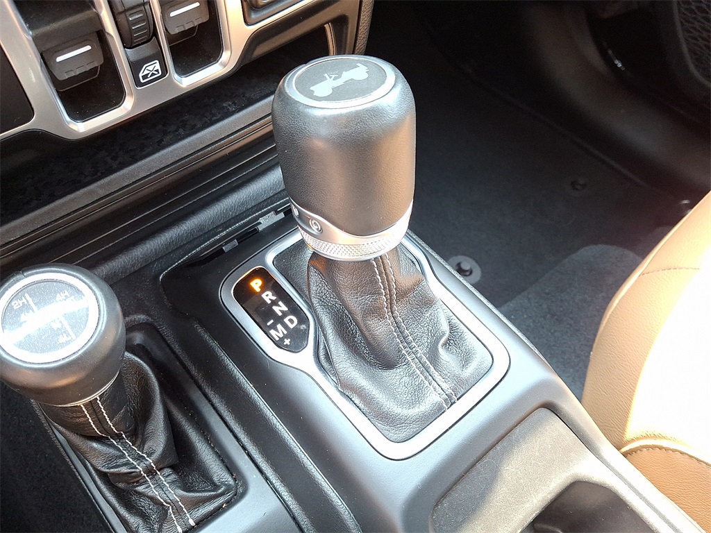 2022 Jeep Wrangler Unlimited Sahara 4xe - Photo 14