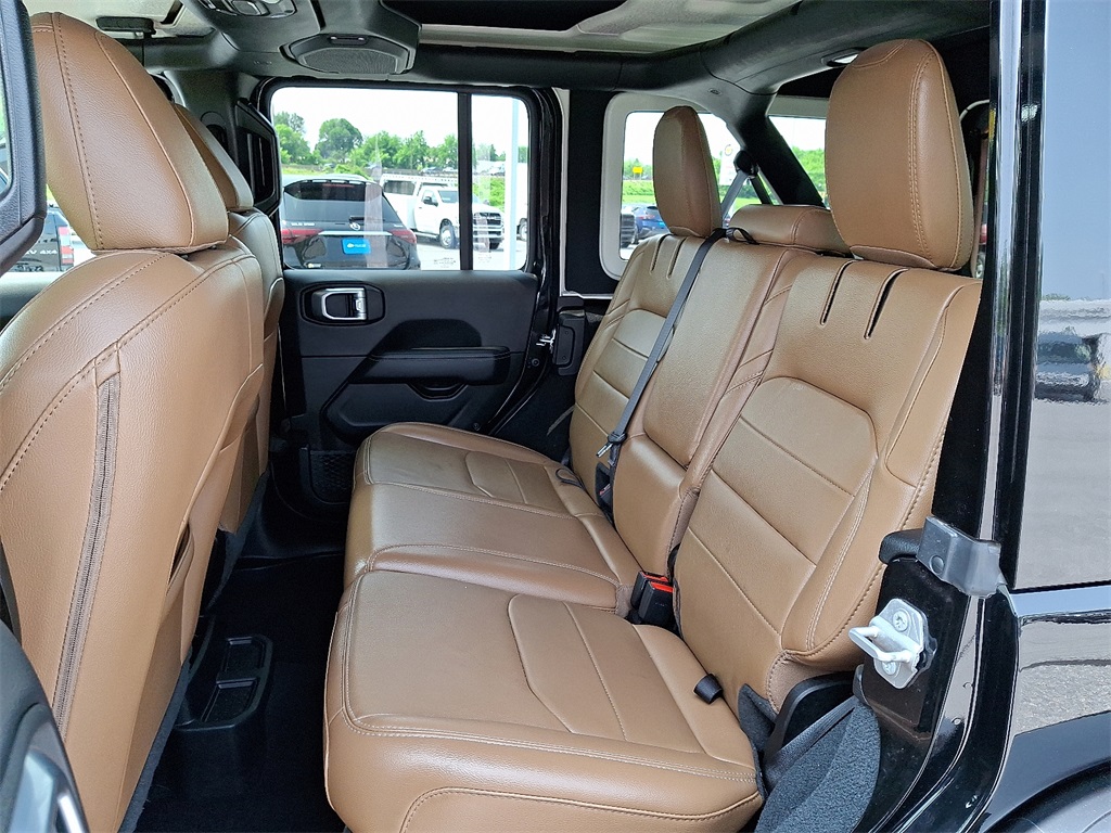 2022 Jeep Wrangler Unlimited Sahara 4xe - Photo 10